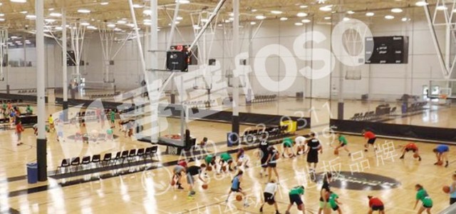 籃球館運動木地板是堅決不能打蠟保養(yǎng)的