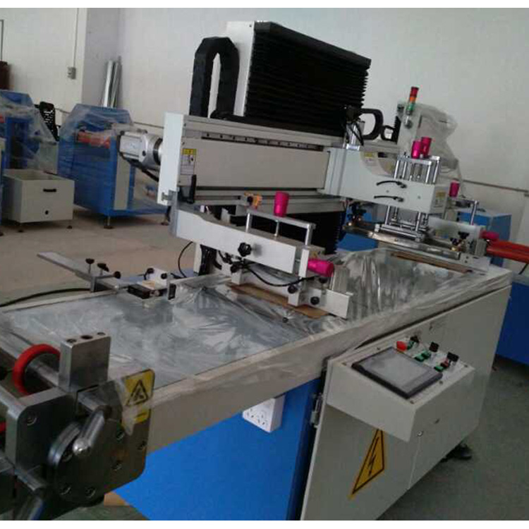 技術雄厚的實惠的套色精準的服裝類標貼絲網(wǎng)印刷機