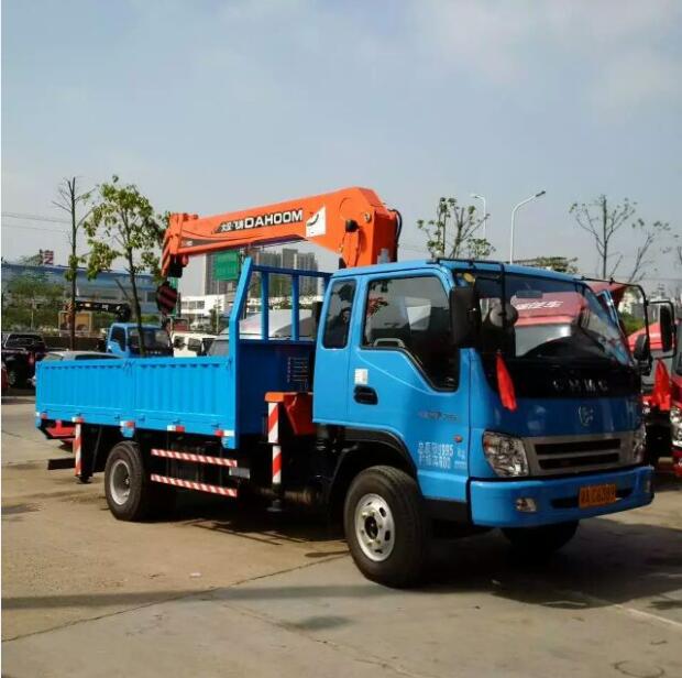 隨車吊出售_想買優惠的四川現代隨車吊，就來錦航汽車銷售公司